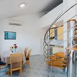 With Parking Spaces Mastrinka, Ciovo - 11283 아파트 트로기르